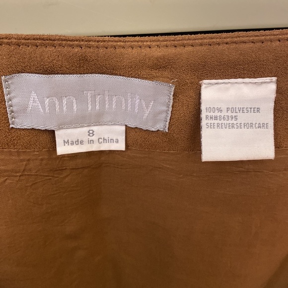 Brown skirt - Picture 3 of 3